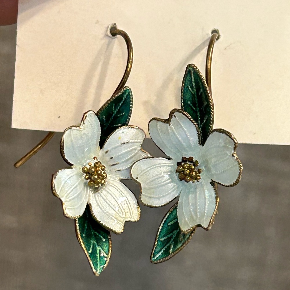 Lily Earrings